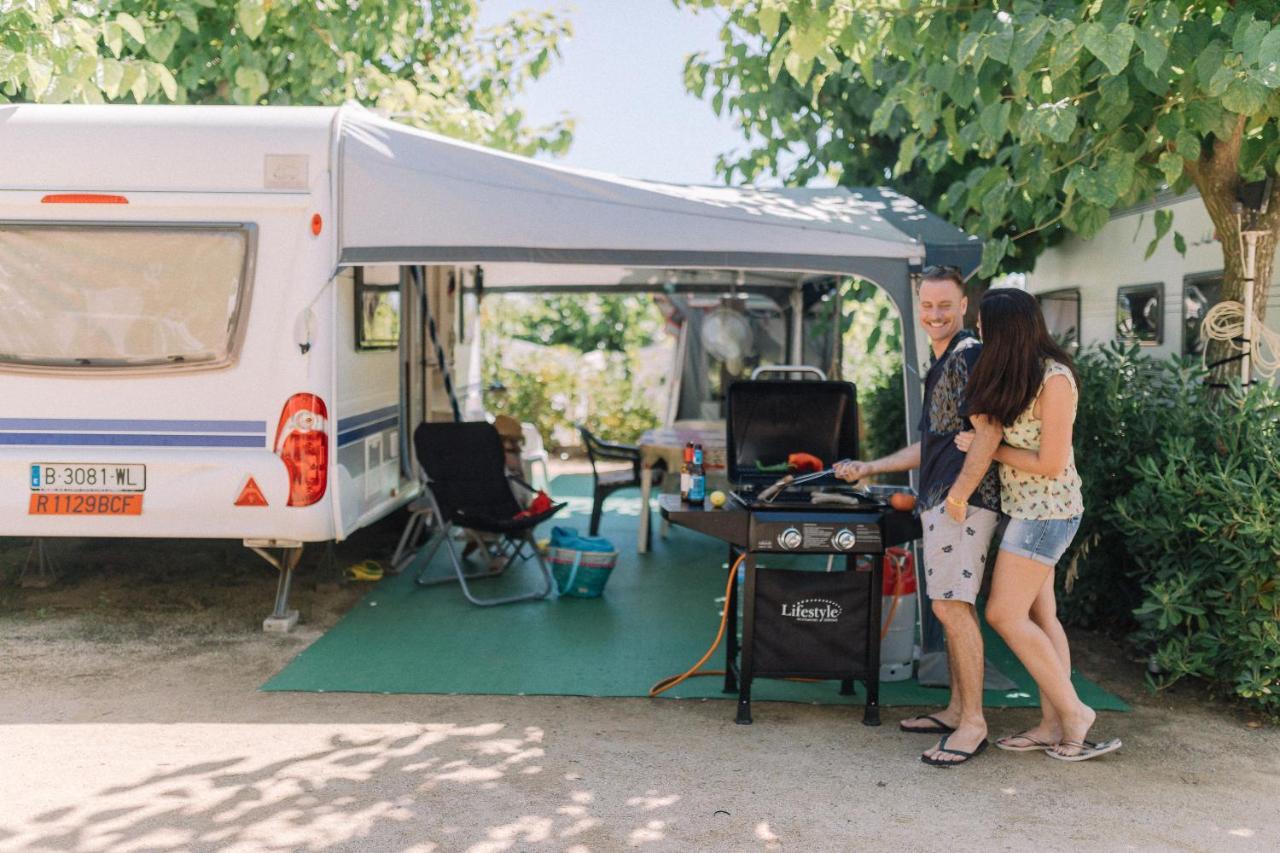 Camping Senia Caballo De Mar بينيذا ذي مار المظهر الخارجي الصورة